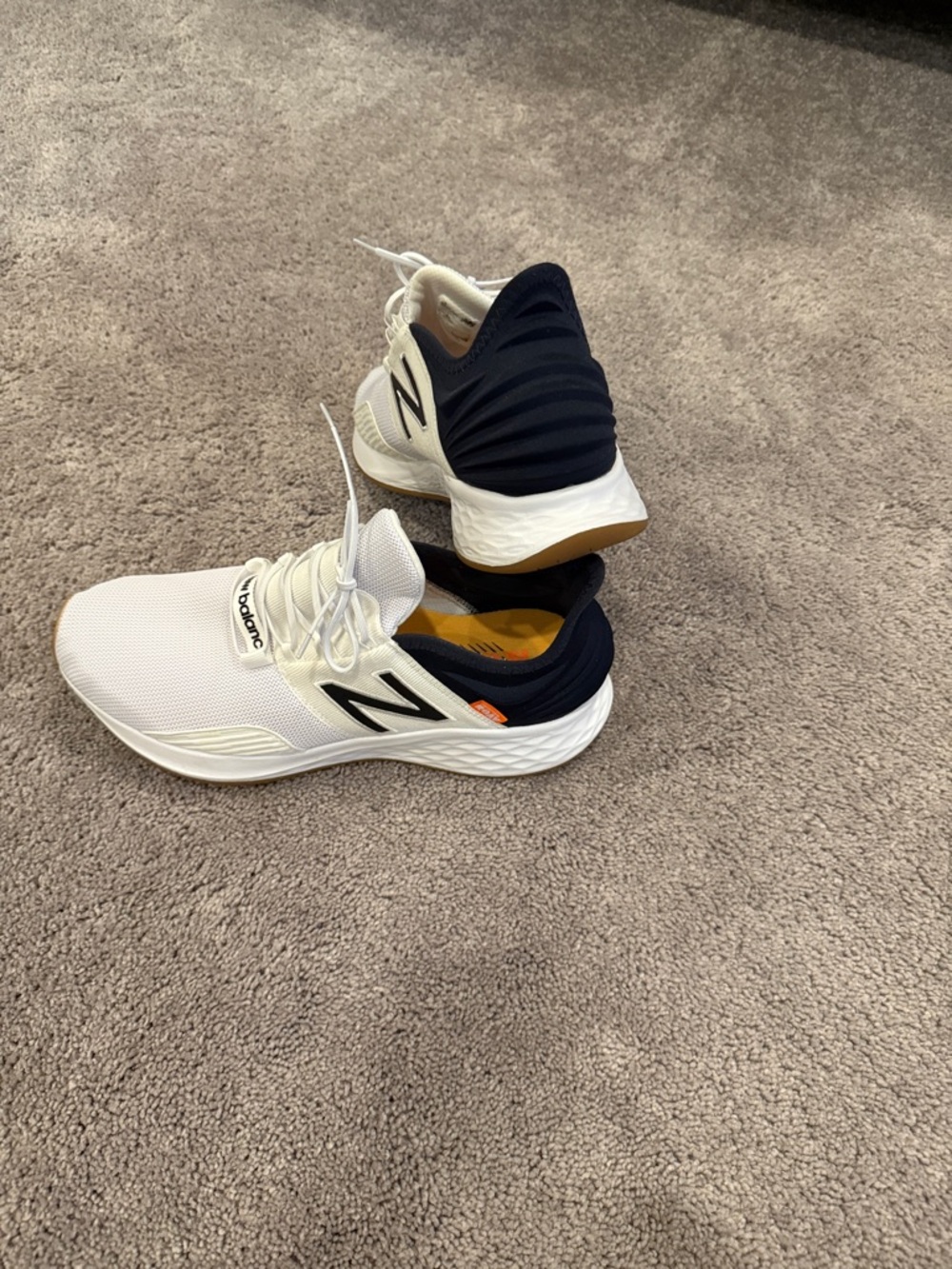 New Balance Men's White and Navy ROAV Fresh Foam Sneakers!👟 - Picture 3 of 7
